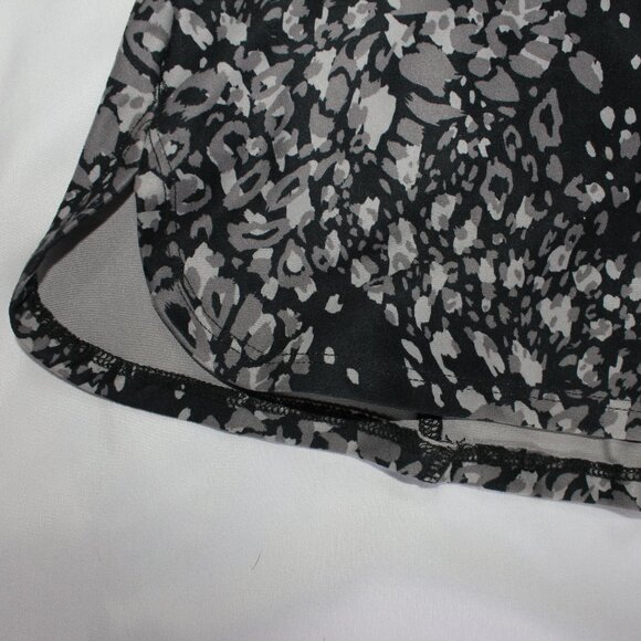 Marika Women's Black Gray Animal Mix Skort Size Small - Picture 2 of 10